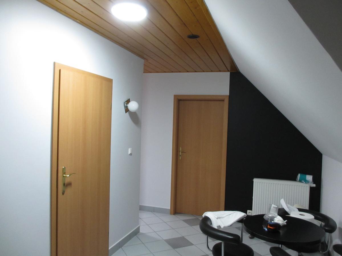 Mylak Hotel Корбелов Екстериор снимка