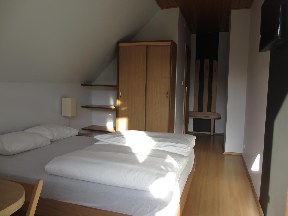Mylak Hotel Корбелов Екстериор снимка